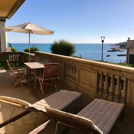 Appartamenti Fronte Mare Castiglioncello Exterior foto
